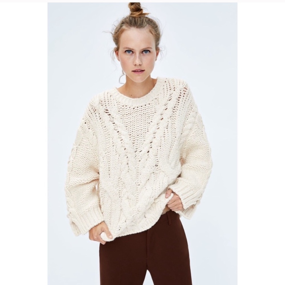 • ZARA CABLE KNIT BRAIDED SLEEVE BOHO SWEATER LG •